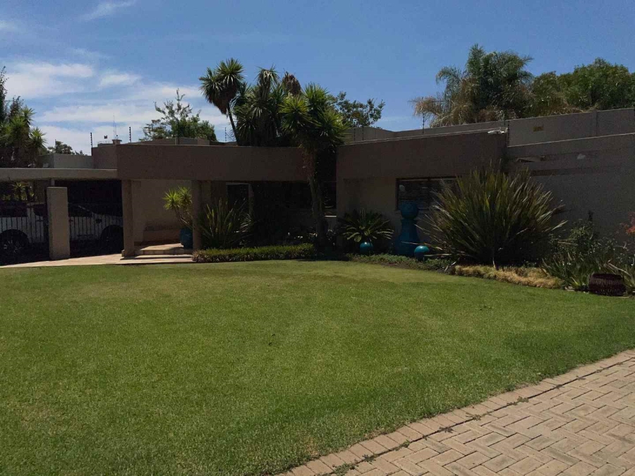 4 Bedroom Property for Sale in Heuwelsig Free State